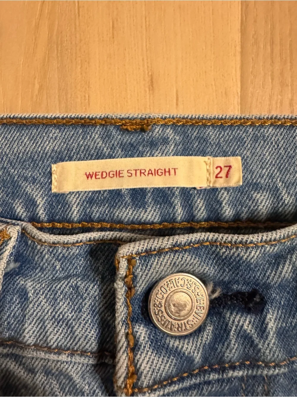 Levi’s Wedgie Straight Ankle Jeans Size 27